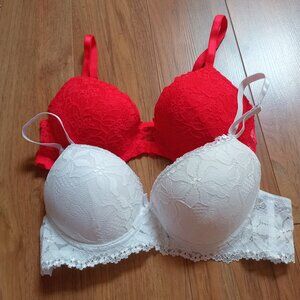 Pair Of Push Up Bras Lot (34B)